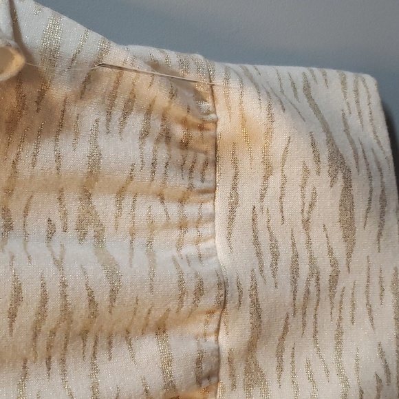 A.Byer NWT Lightweight Sweater Cap Sleeve Metallic Zebra Print Top, Medium - Picture 5 of 7